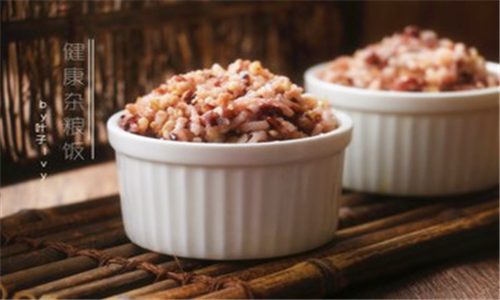 米饭怎么吃不易胖 1-1FGG62A1V6.jpg