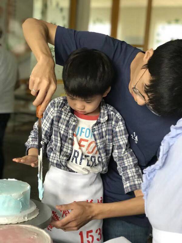 福建厨师培训学校周末亲子蛋糕DIY活动纪实1