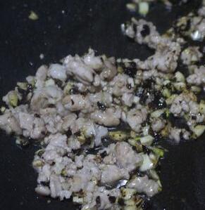 蒜蓉豆豉肉末蒸腐竹5
