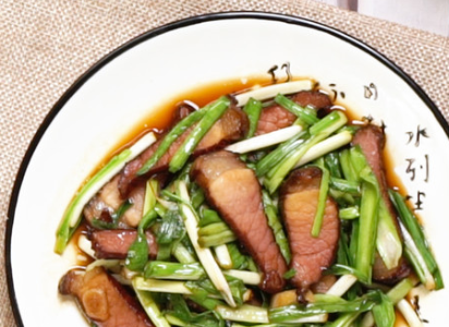 蒜苗炒腊肉5