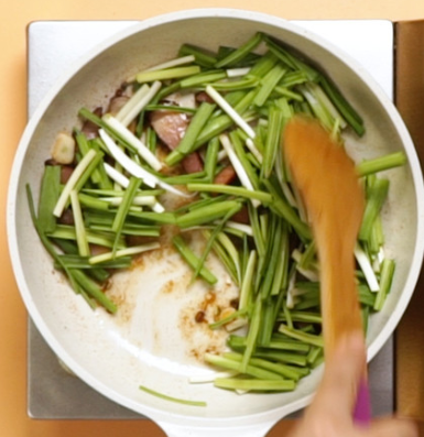 蒜苗炒腊肉4