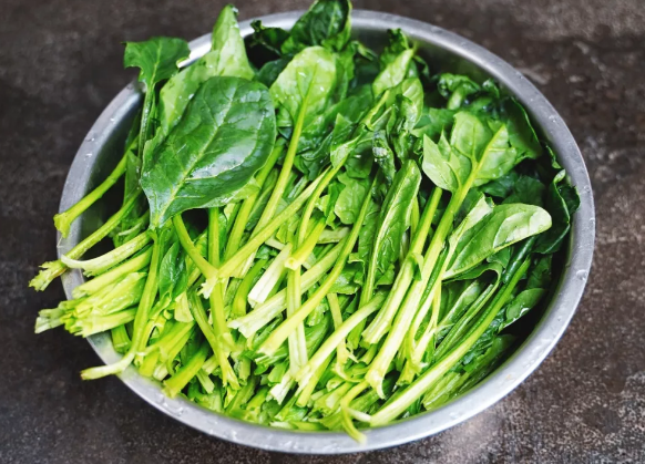 菠菜奶油蛋糕卷的做法2