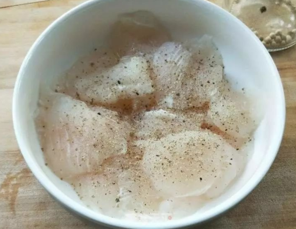 怎样做酸菜鱼 酸菜鱼的做法5