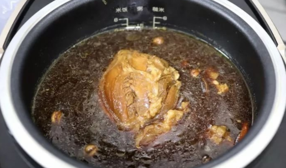 电饭煲制作酱牛肉的方法9