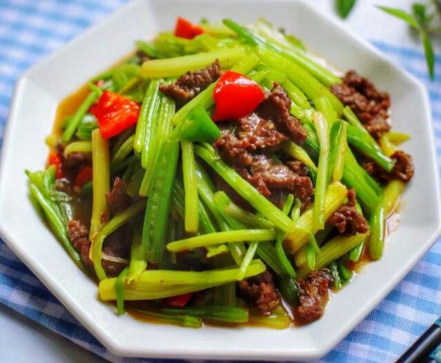 福州烹饪学校教你怎样炒牛肉 芹菜炒牛肉的做