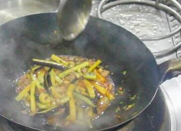 鱼香茄子煲8