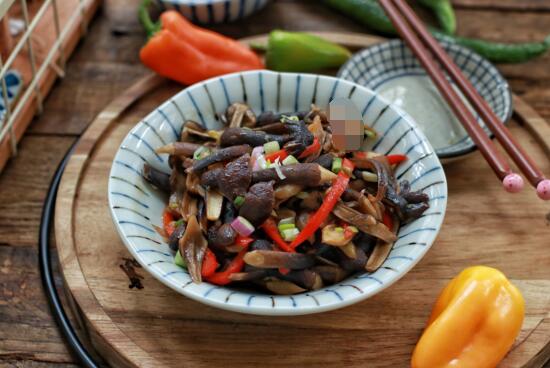 鸡枞怎么吃 素炒鸡枞最好的做法1