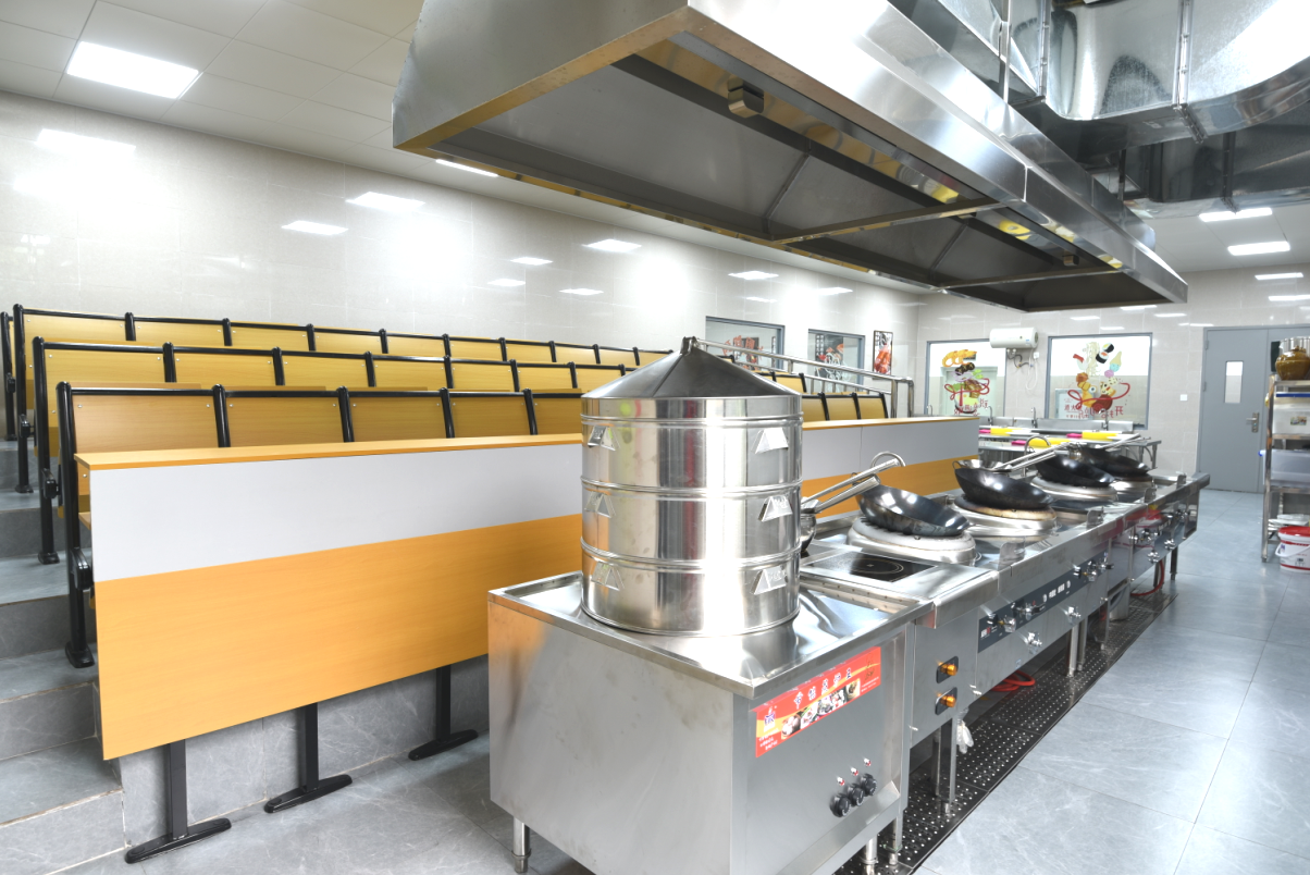 רҵ��ʦ��ѵ��׼�����и߳�ְҵ��ѵѧУ�����Ĵ������ɾͳ��羫