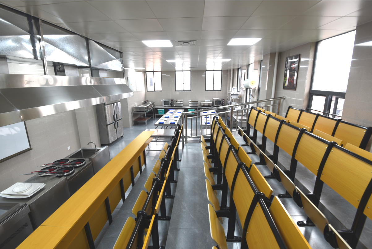 ���ݳ�ʦ��ѵ��ѡ�������ѧ + �����ٳ� 2700 Ԫ�������и߳�ְ